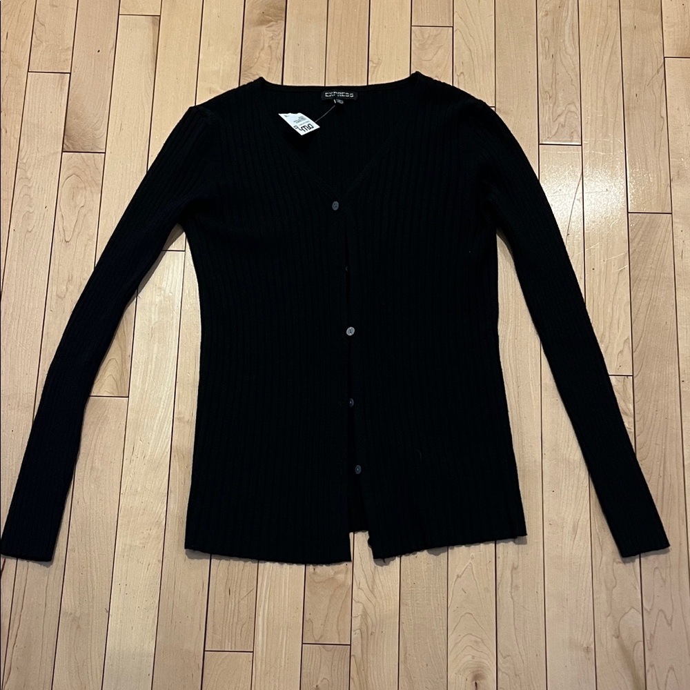 NWT Express Size Medium Black V-Neck Ribbed Button-Up Sweater